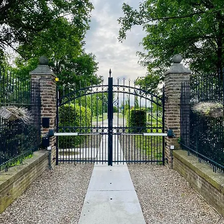 Logies Chateau Holtum Bed & Breakfast