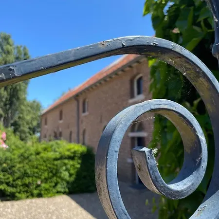 Logies Chateau Holtum Bed & Breakfast