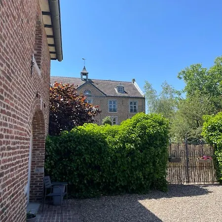 Logies Chateau Holtum Bed & Breakfast *